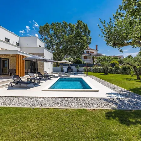 Luxurious In